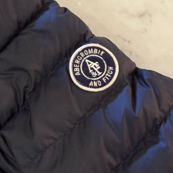 Like new Abercrombie & Fitch Navy Blue Puffer Coat Size Medium - Picture 3 of 11